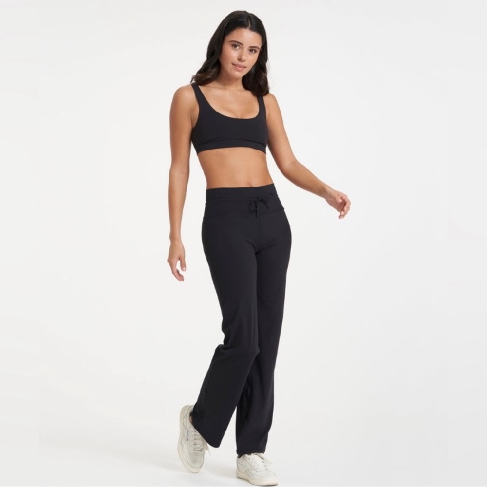 Vuori daily wide leg - gently used
